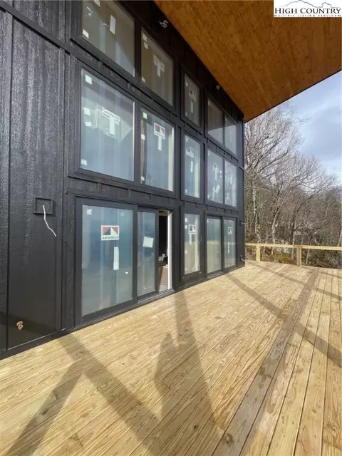 Exterior - 116 Slopeside Rd, Beech Mountain, NC 28604 photo 7 of 14