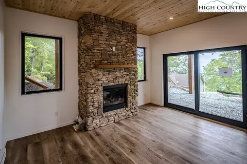 Living - 116 Slopeside Rd, Beech Mountain, NC 28604 photo 6 of 8