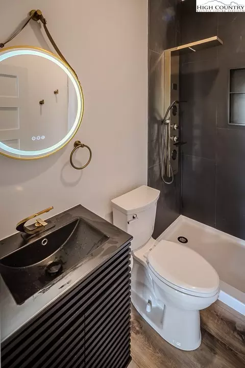 Bath - 116 Slopeside Rd, Beech Mountain, NC 28604 photo 6 of 6