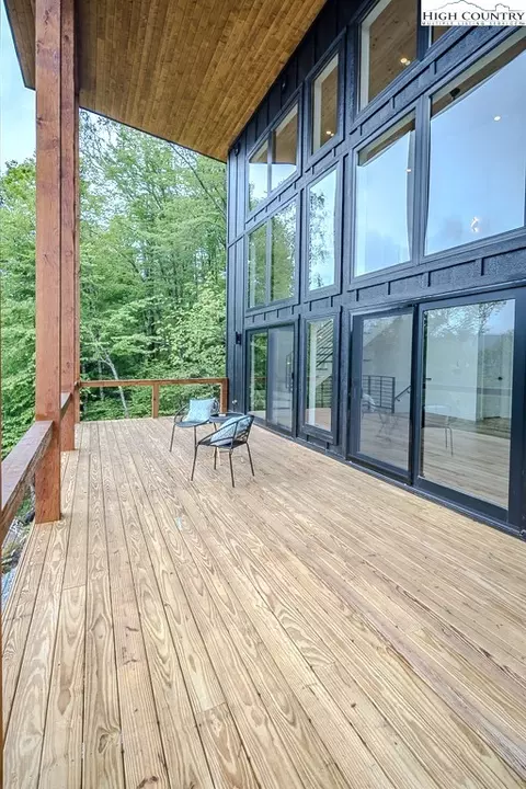 Exterior - 116 Slopeside Rd, Beech Mountain, NC 28604 photo 11 of 14