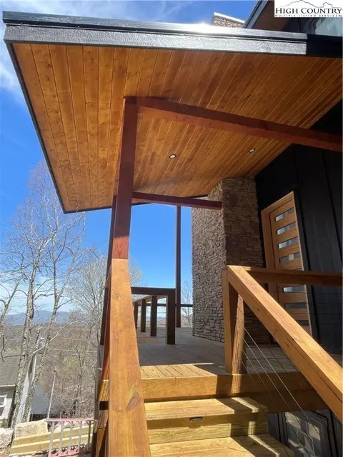 Exterior - 116 Slopeside Rd, Beech Mountain, NC 28604 photo 5 of 14