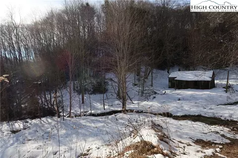 16 Rip Shin And Whenlin Ridge Rd, Lansing, NC 28643