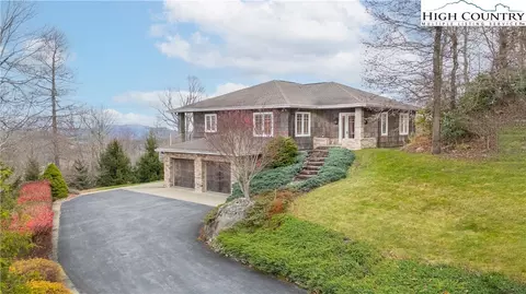 439 Glen View Rd, Boone, NC 28607 photo 2