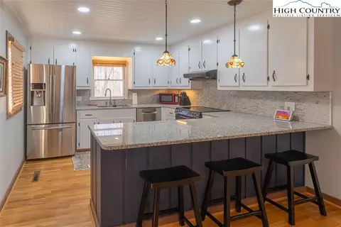 155 Buchanan St, Roaring Gap, NC 28668 photo 19