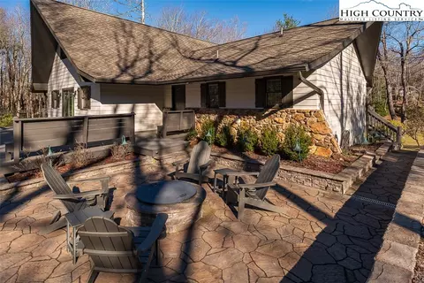 155 Buchanan St, Roaring Gap, NC 28668 photo 4