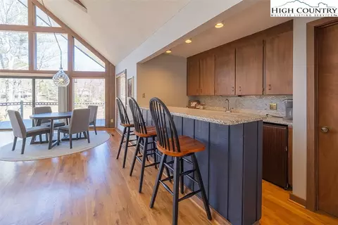 155 Buchanan St, Roaring Gap, NC 28668 photo 10