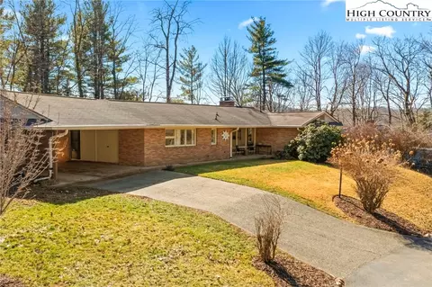174 Skyview Dr, Boone, NC 28607 photo 2