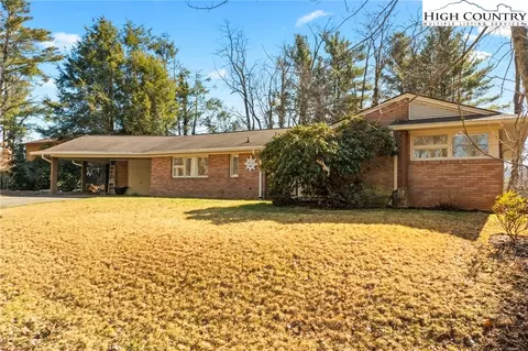 174 Skyview Dr, Boone, NC 28607
