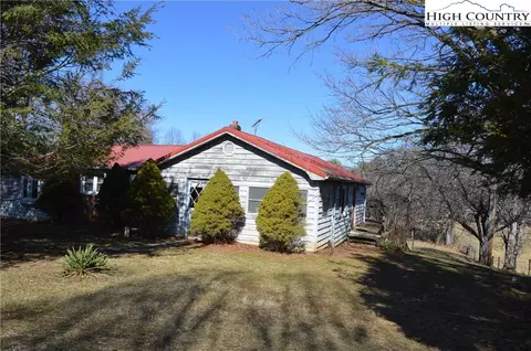 697 Phipps Rd, Sparta, NC 28675 photo 6
