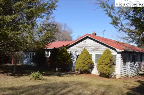 697 Phipps Rd, Sparta, NC 28675 photo 2