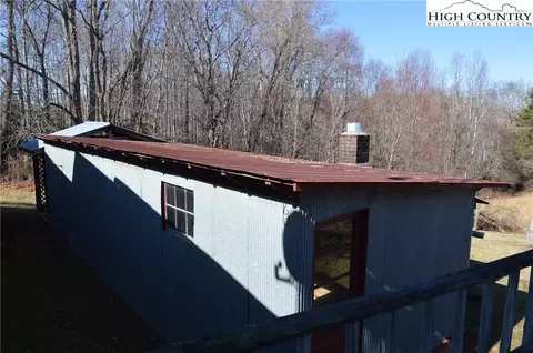 697 Phipps Rd, Sparta, NC 28675 photo 13