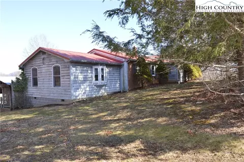 697 Phipps Rd, Sparta, NC 28675