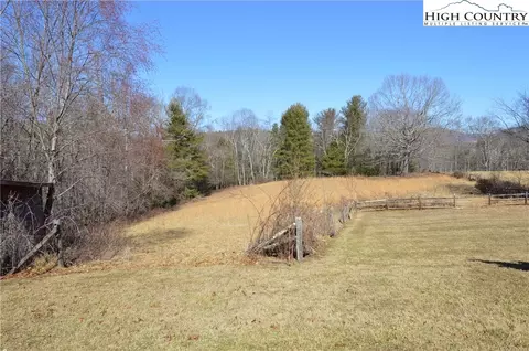 697 Phipps Rd, Sparta, NC 28675 photo 8