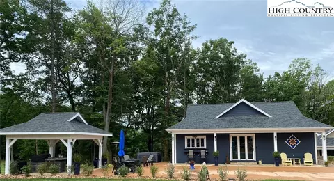 113 Laurel Branch Ct, Roaring Gap, NC 28668