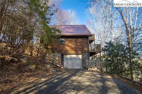 694 E Mill Creek Rd, Fleetwood, NC 28626