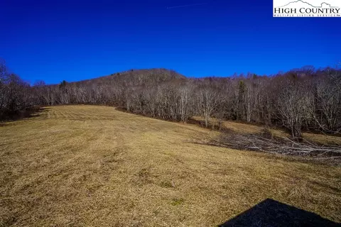 988 Rominger Rd, Banner Elk, NC 28604
