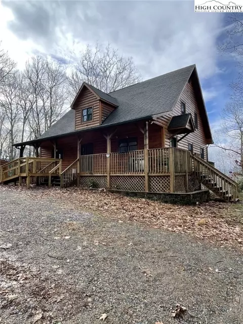 26 Treetop Ln, Banner Elk, NC 28604