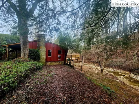 918 Watauga River Rd, Sugar Grove, NC 28679