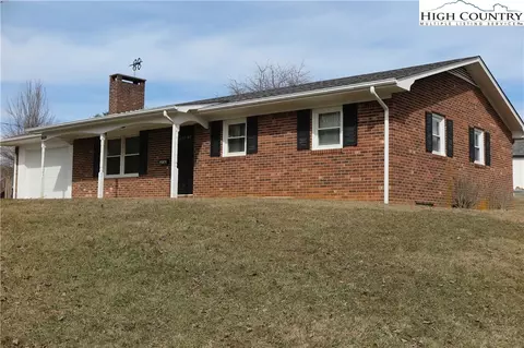 134 Carson Blvd, Sparta, NC 28675