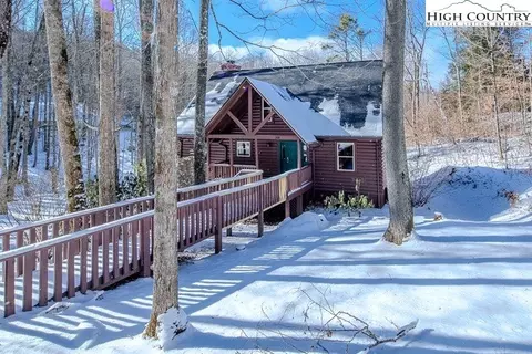 358 Green Cove Rd, Sugar Mountain, NC 28604