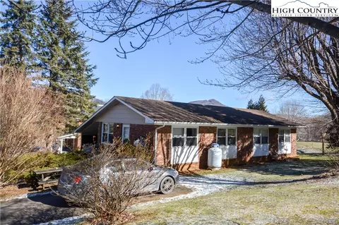 118 Short St, Jefferson, NC 28640