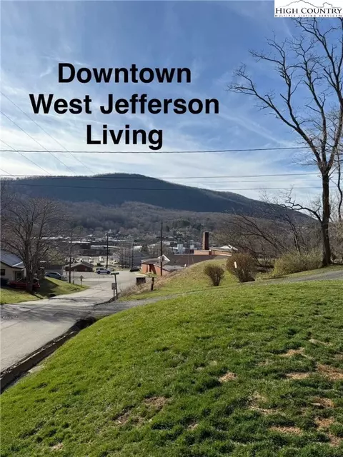 697 School Ave, West Jefferson, NC 28694