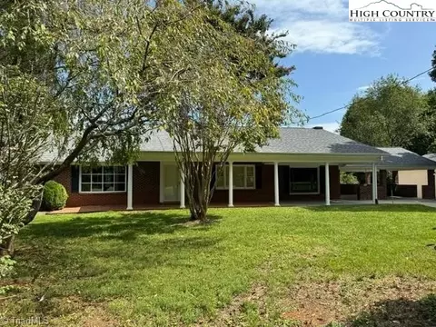 479 Woodhaven Rd, North Wilkesboro, NC 28659