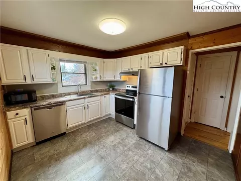 265 Wildcat Rd, Deep Gap, NC 28618 photo 16