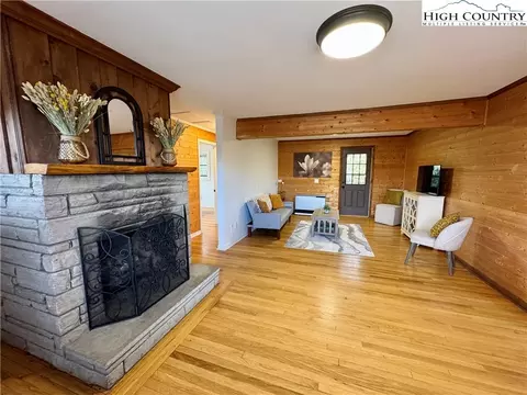 265 Wildcat Rd, Deep Gap, NC 28618 photo 2