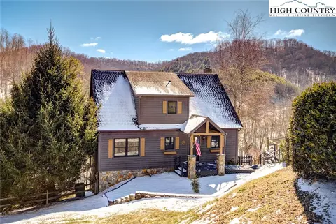 352 Woodbriar Dr, Sugar Grove, NC 28679