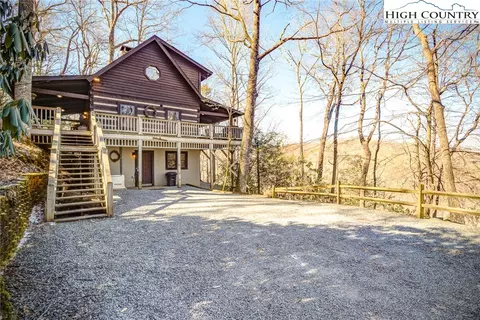 564 Cloudrise Ln, Banner Elk, NC 28604