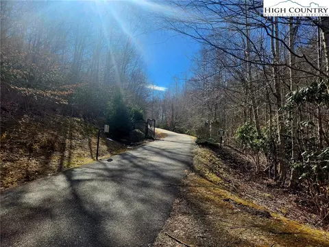 8 Arborway Drive, Todd, NC 28684 photo 7