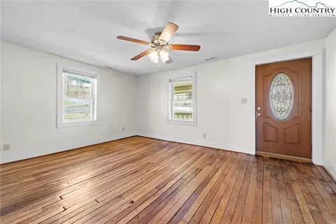 127 North St, Boone, NC 28607 photo 3