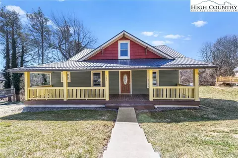 127 North St, Boone, NC 28607