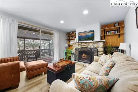 149 Slope View Rd #B8, Sugar Mountain, NC 28604