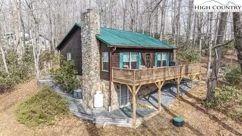 196 Beau Dr, West Jefferson, NC 28694