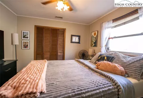 110 Summit St, Boone, NC 28607 photo 9