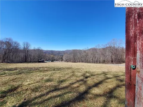 1436 Blevins Branch Rd, Bakersville, NC 28705