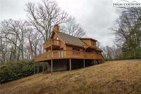 8280 Hemlock Ridge Rd, Blowing Rock, NC 28605