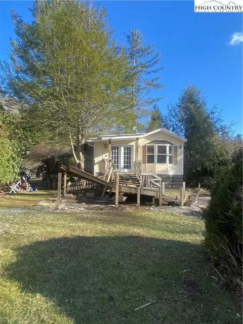 160 Golden Rod Loop, Newland, NC 28657