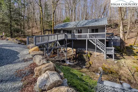 126 Staghorn Hollow Rd, Beech Mountain, NC 28604