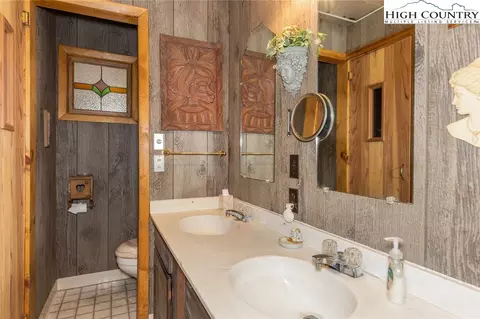 Bath - 184 Birch Ln, Deep Gap, NC 28618 photo 5 of 5