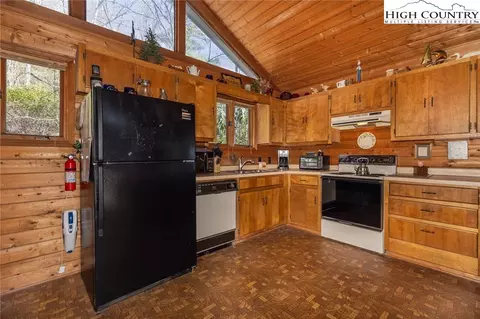 Kitchen - 184 Birch Ln, Deep Gap, NC 28618 photo 2 of 4