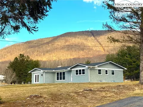 1129 Mount Jefferson Rd, West Jefferson, NC 28694