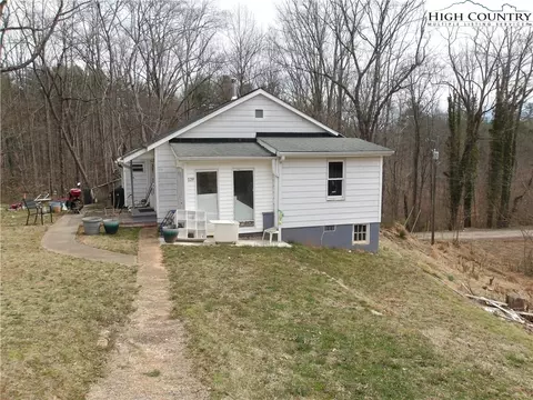 229 Lincoln Heights Rd, Wilkesboro, NC 28697