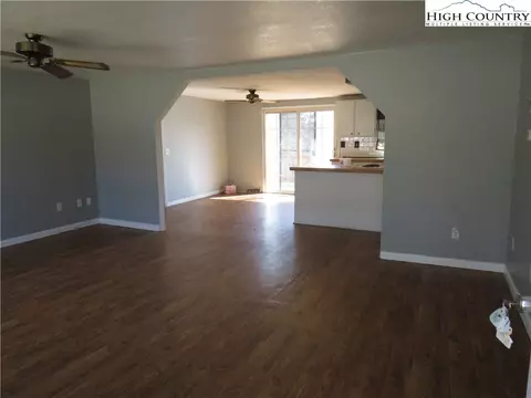 891 Pull Tail Rd, Glade Valley, NC 28627 photo 2