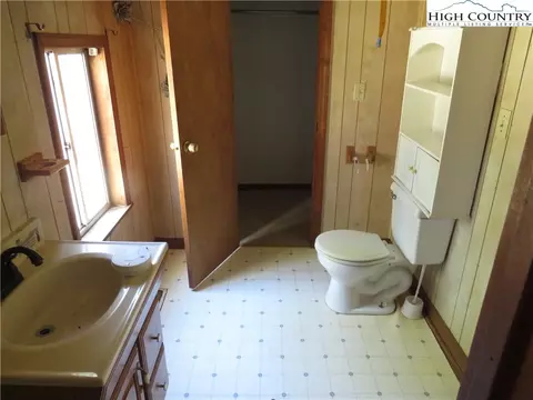 891 Pull Tail Rd, Glade Valley, NC 28627 photo 12