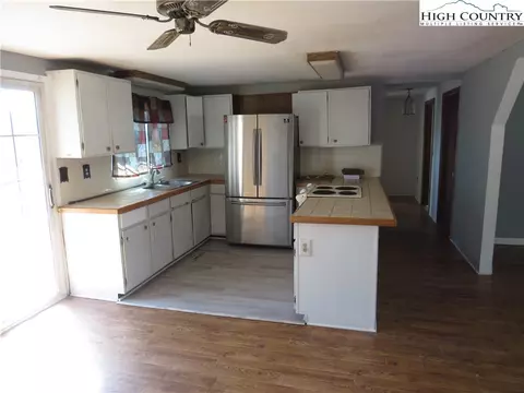 891 Pull Tail Rd, Glade Valley, NC 28627 photo 5