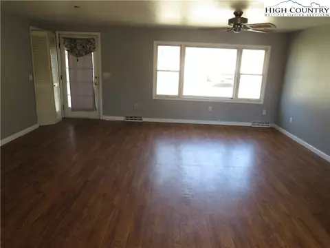 891 Pull Tail Rd, Glade Valley, NC 28627 photo 3