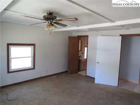 891 Pull Tail Rd, Glade Valley, NC 28627 photo 11